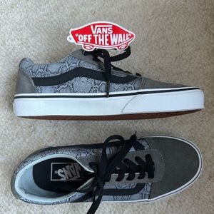 Vans Women’s Size 7.5 Ward Snake Gargoyle Skate Shoes NWT In Box